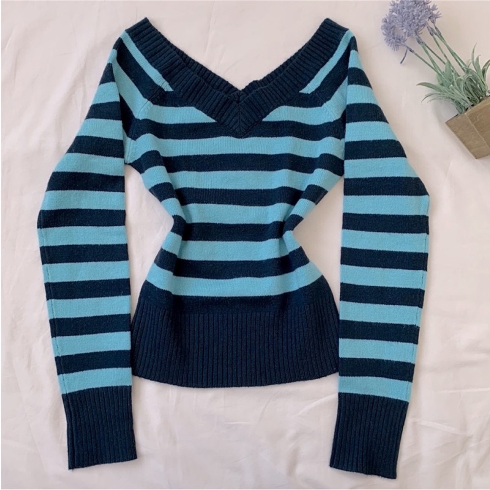 Guess, V neck/back sweater, off shoulder, navy/sky blue, stripes, size S